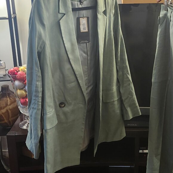 Classic suit - Picture 9 of 11